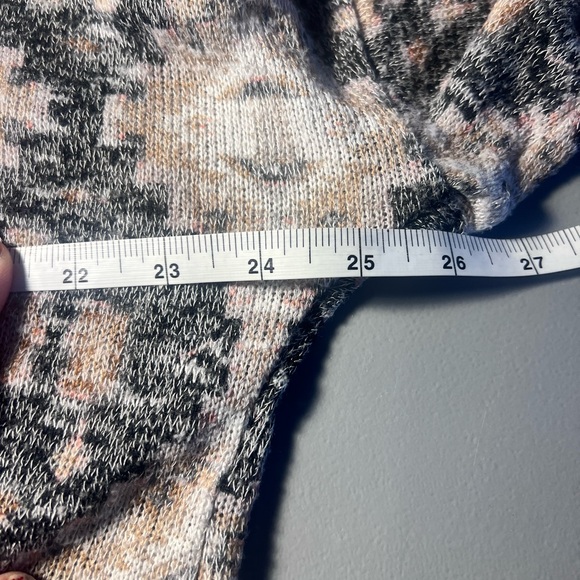 Kristin Nicole Geometric Patterned Semi Sheer Knit Blouse Size XL - Picture 12 of 13